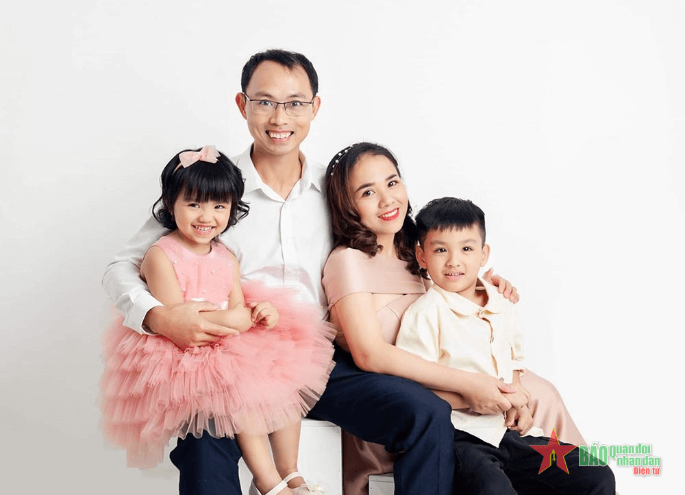 Gia đình nhỏ đầy ắp tiếng cười