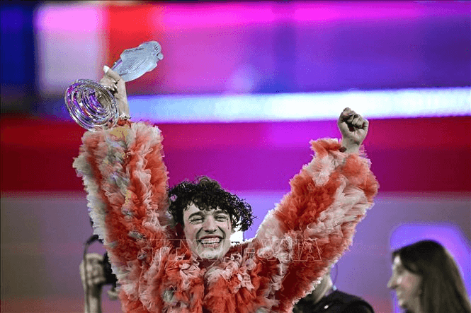 Thí sinh Thụy Sĩ giành chiến thắng tại Eurovision 2024
