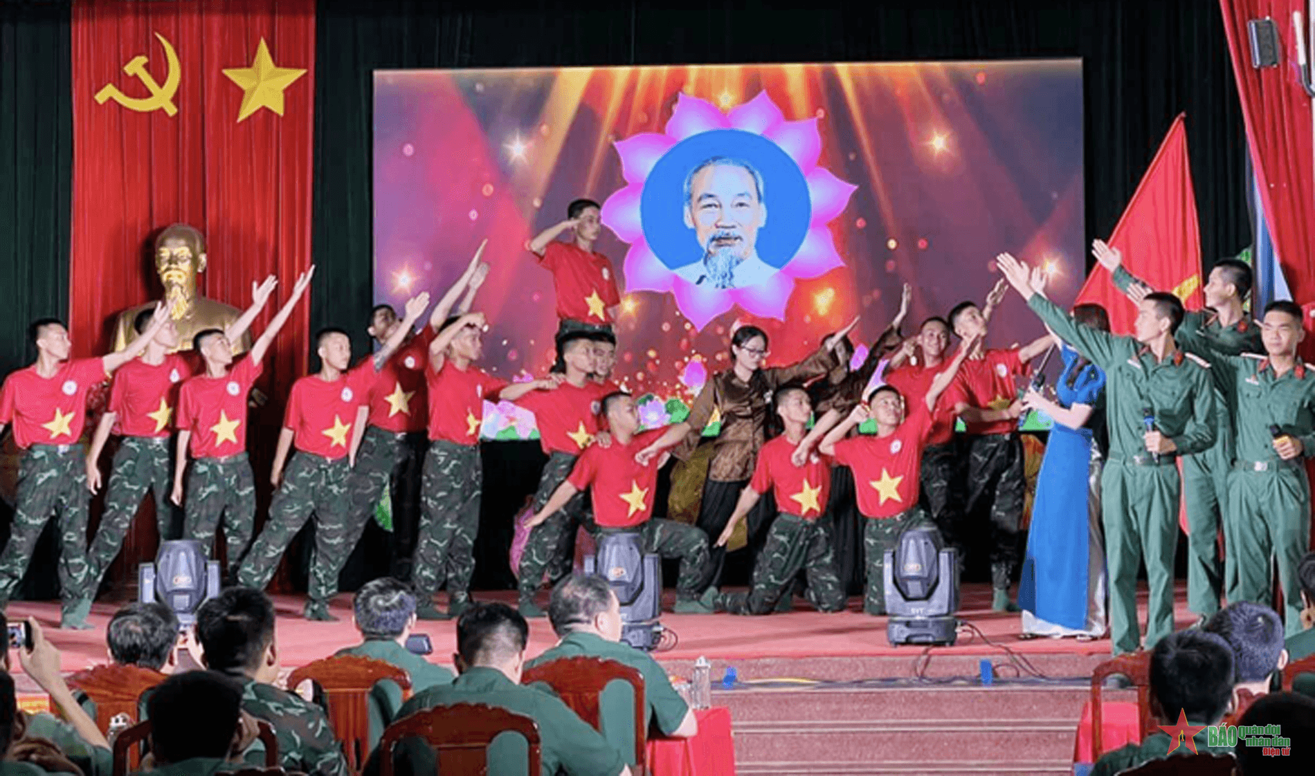 Hấp dẫn Hội thi “Tiếng hát chiến sĩ mới” ở Sư đoàn 5