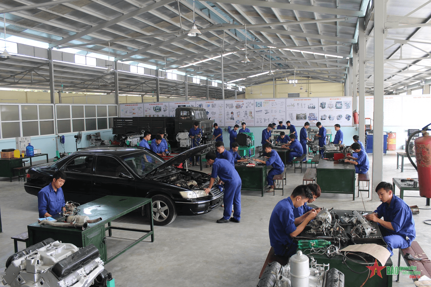 Xứng đáng là trung tâm đào tạo nhân viên kỹ thuật ngành xe-máy và quân khí hàng đầu của Quân đội