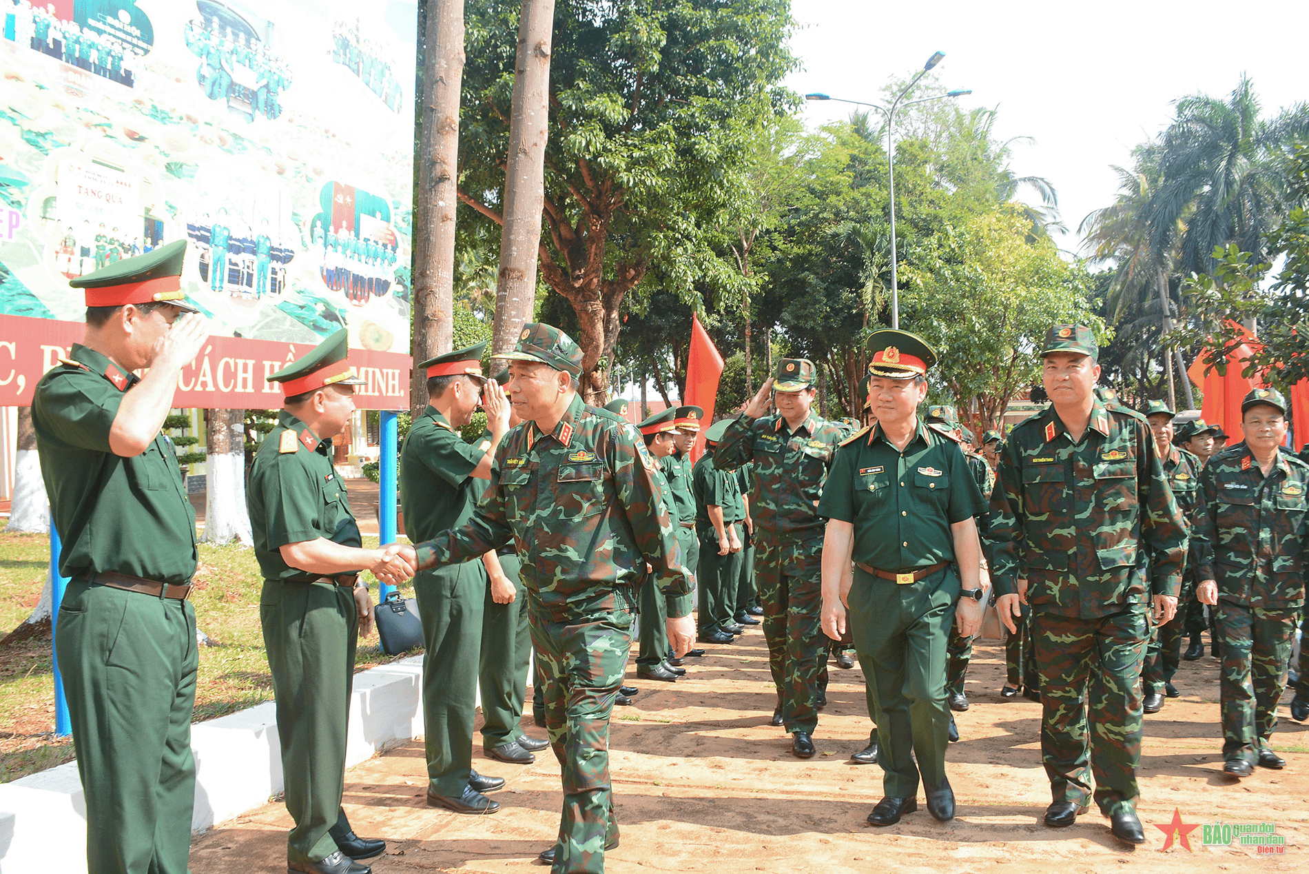 Tọa đàm Quân đội tham gia phát triển kinh tế gắn với tăng cường, củng cố quốc phòng, an ninh