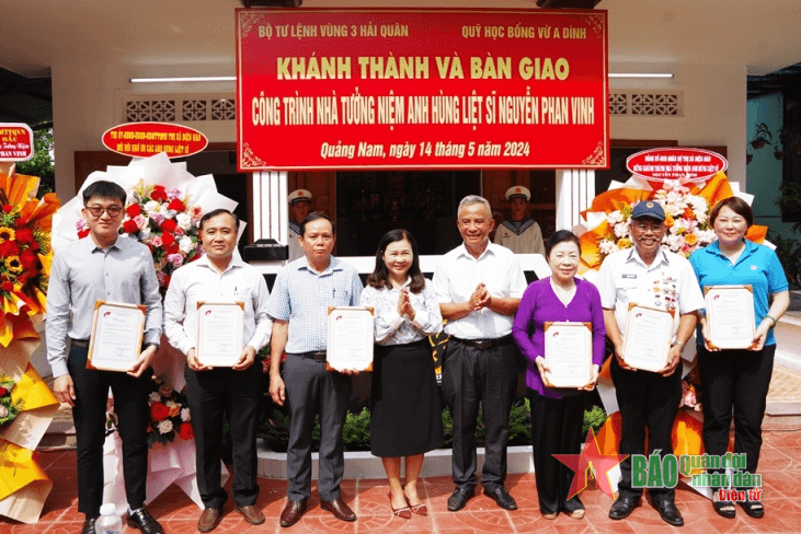 Khánh thành và bàn giao công trình tu bổ, tôn tạo nhà tưởng niệm Anh hùng liệt sĩ Nguyễn Phan Vinh