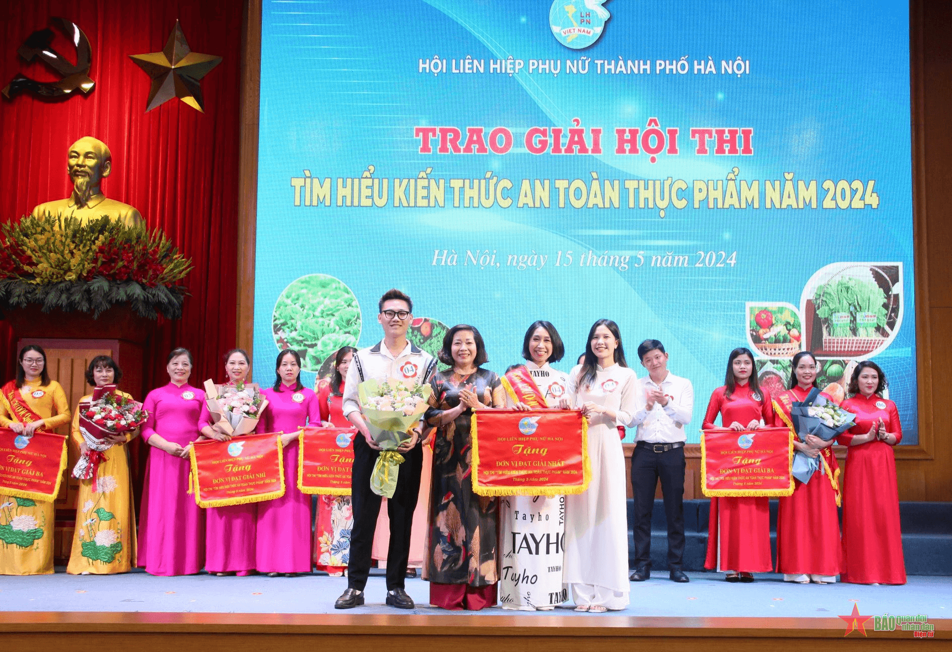 Quận Tây Hồ giành giải Nhất cuộc thi “Tìm hiểu kiến thức an toàn thực phẩm”