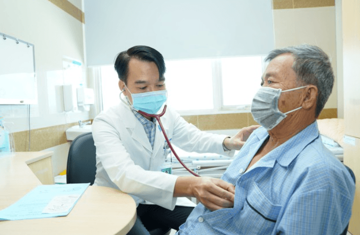 Các trường hợp nào bị cấm hành nghề khám bệnh, chữa bệnh?