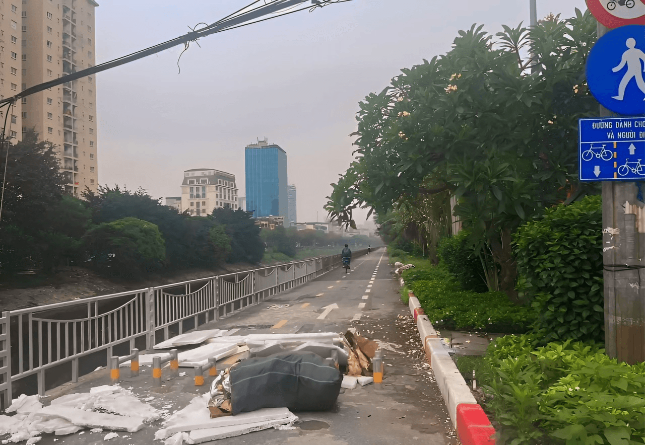 Làn đường dành cho người đi bộ, xe đạp chưa hiệu quả