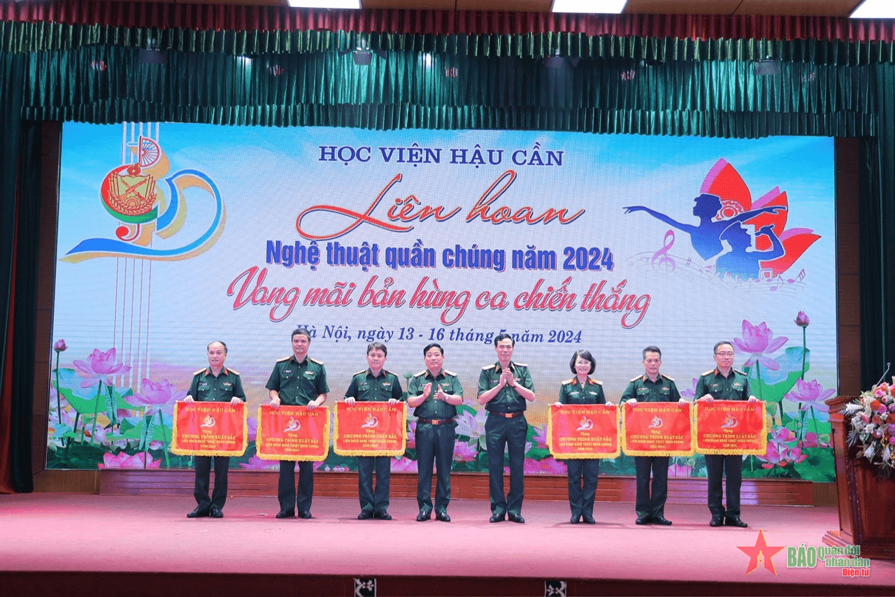 Học viện Hậu cần bế mạc Liên hoan nghệ thuật quần chúng “Vang mãi bản hùng ca chiến thắng”
