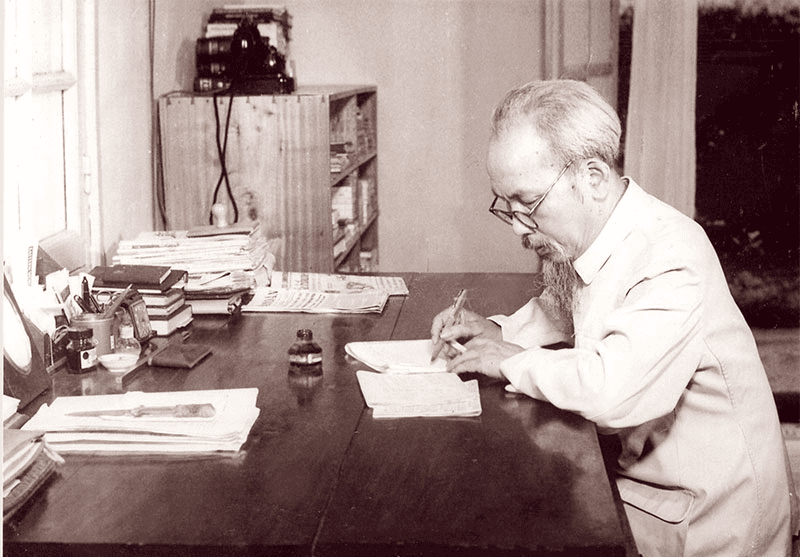 Học Bác về phong cách làm việc khoa học, hiệu quả