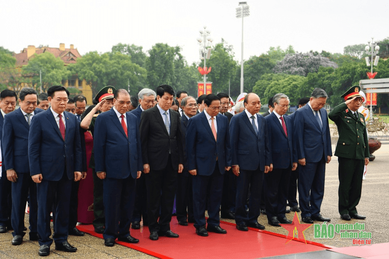 Lãnh đạo Đảng, Nhà nước vào Lăng viếng Chủ tịch Hồ Chí Minh