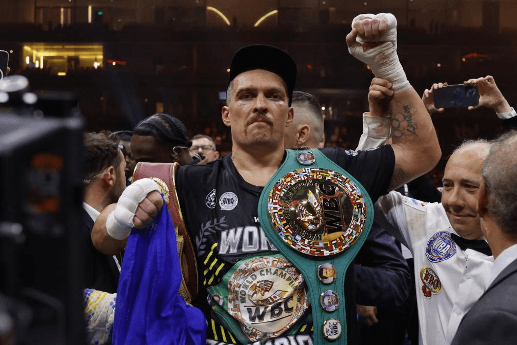 Oleksandr Usyk - Vị vua mới của môn quyền anh hạng nặng