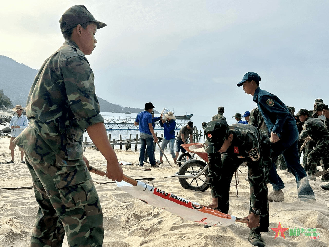 Tình quân dân nơi đảo nhỏ
