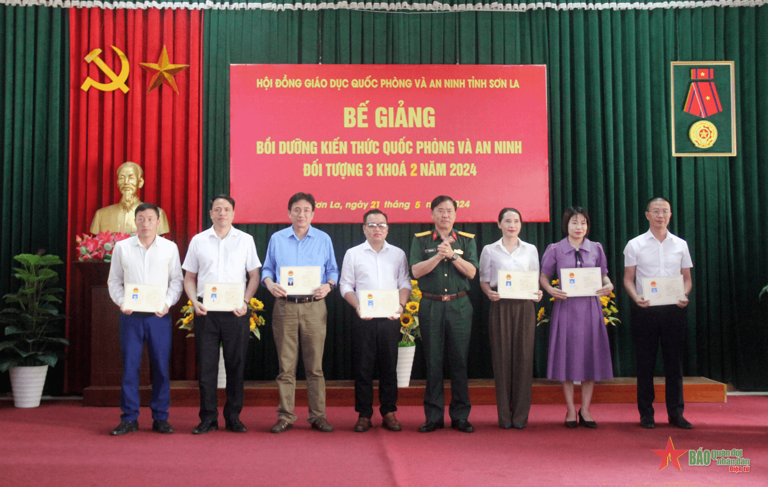 Sơn La: Bế giảng lớp bồi dưỡng kiến thức quốc phòng, an ninh đối tượng 3