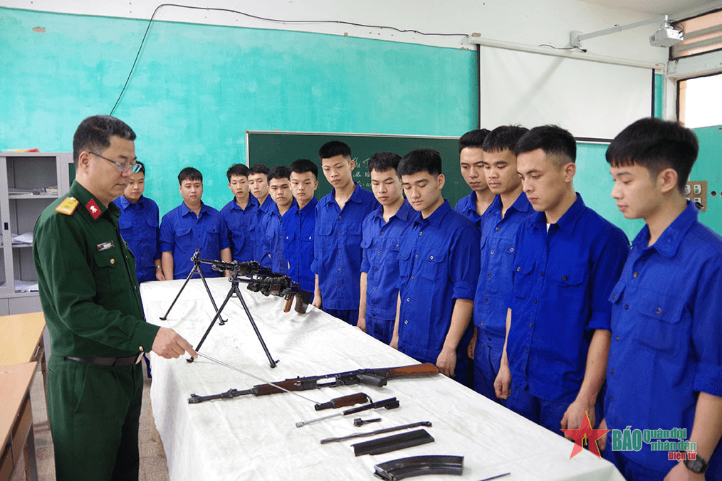 Tận tâm với học viên, có nhiều sáng kiến trong giảng dạy