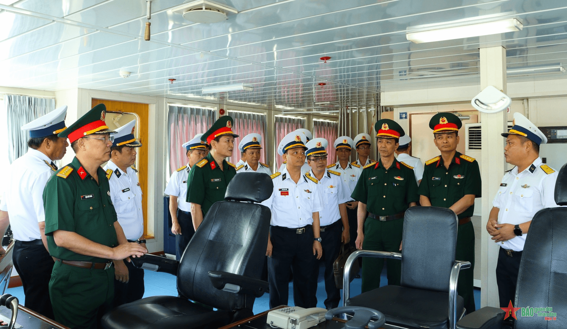 Nâng cao năng lực tìm kiếm cứu nạn của Vùng 4 Hải quân