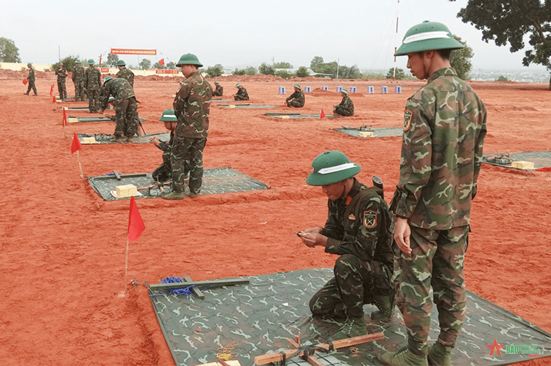 Bộ CHQS tỉnh Bình Thuận kiểm tra đánh thuốc nổ cho chiến sĩ mới