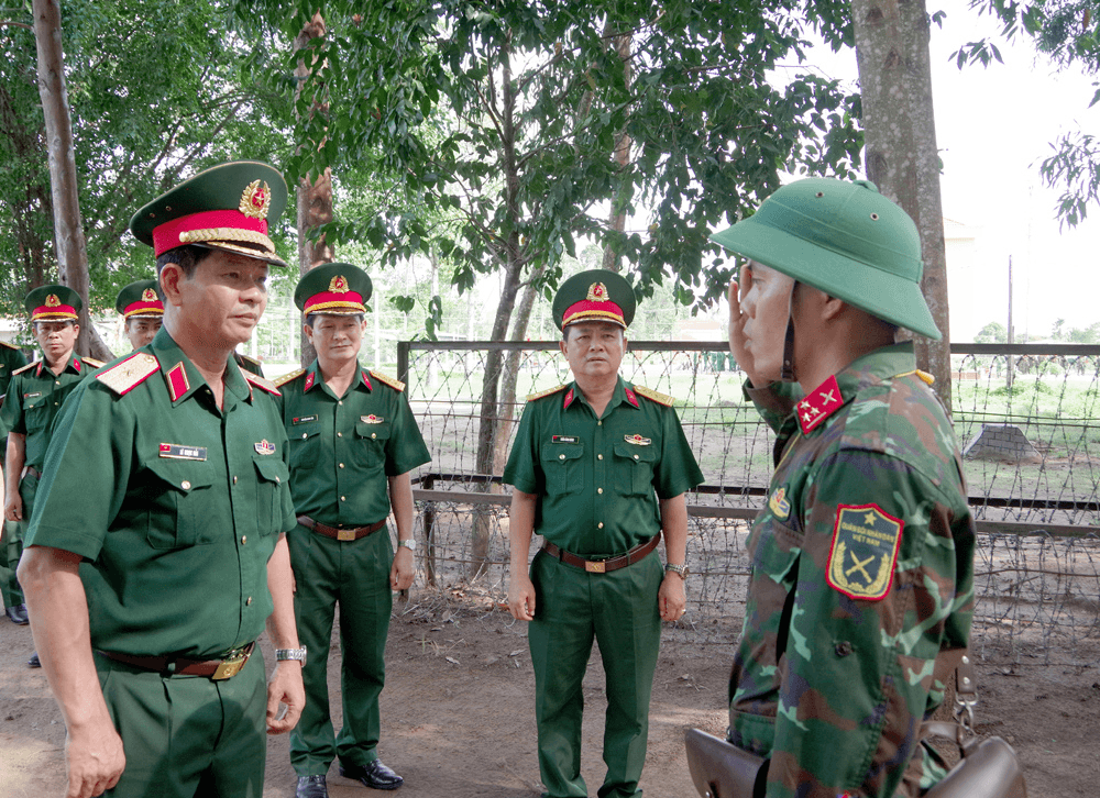 Quân khu 7 kiểm tra công tác huấn luyện tại Bộ CHQS tỉnh Long An