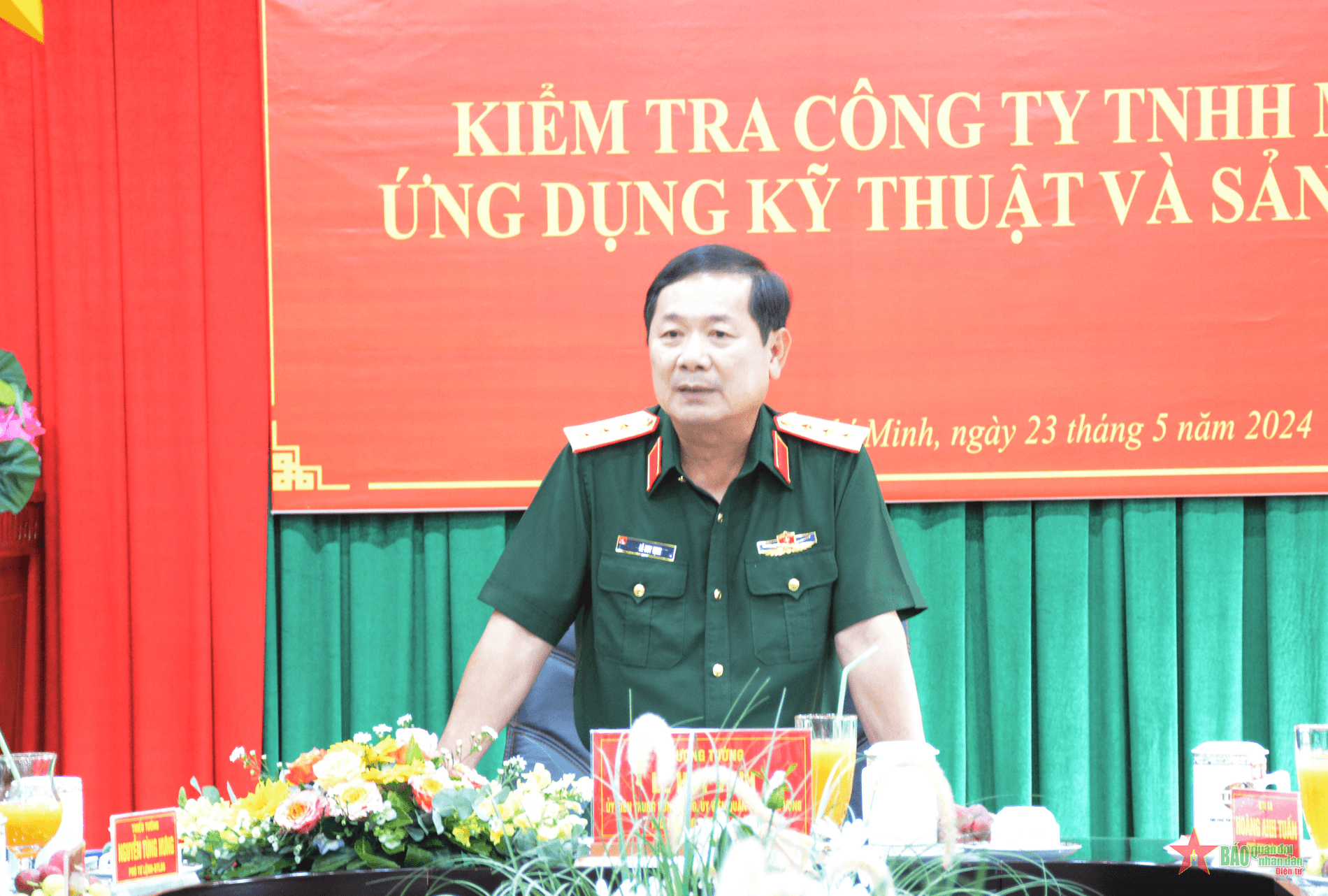 Thượng tướng Lê Huy Vịnh kiểm tra cải cách hành chính, chuyển đổi số tại Công ty TECAPRO