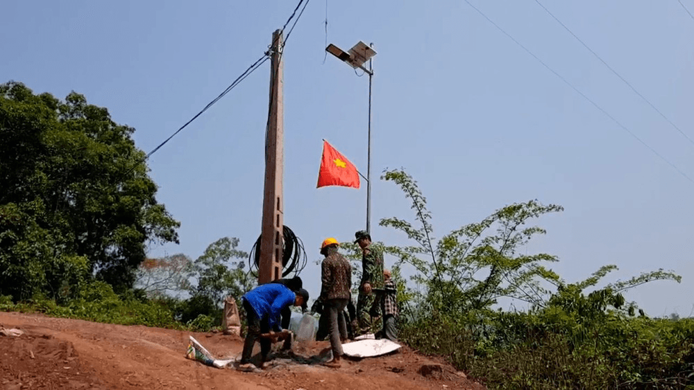 Thư về tòa soạn: Đèn năng lượng mặt trời thắp sáng vùng biên