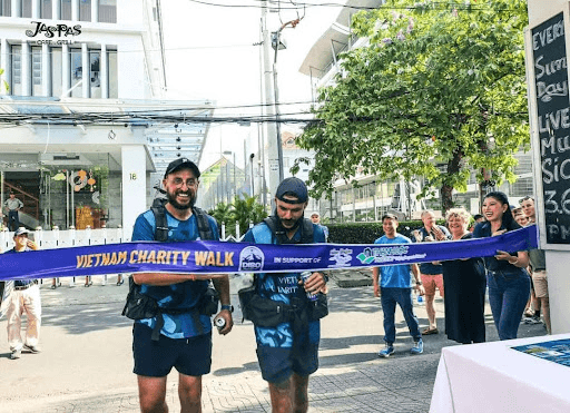 Hành trình vượt 2.000 km mang đến hạnh phúc cho hàng nghìn trẻ em Việt Nam