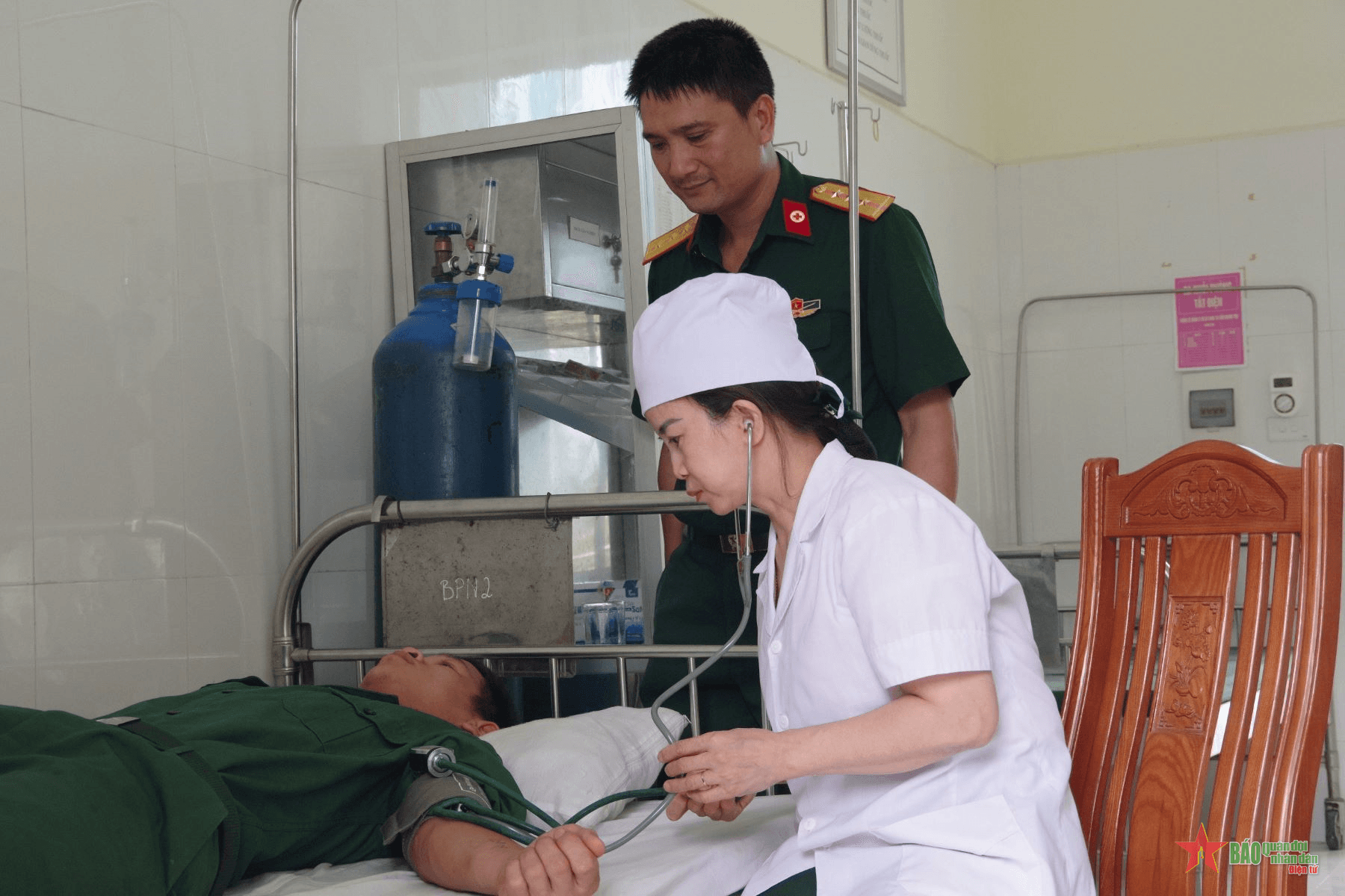 Tận tâm chăm sóc, bảo vệ sức khỏe cho bộ đội