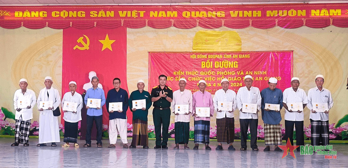 An Giang: Nâng cao kiến thức quốc phòng và an ninh cho đồng bào dân tộc Chăm