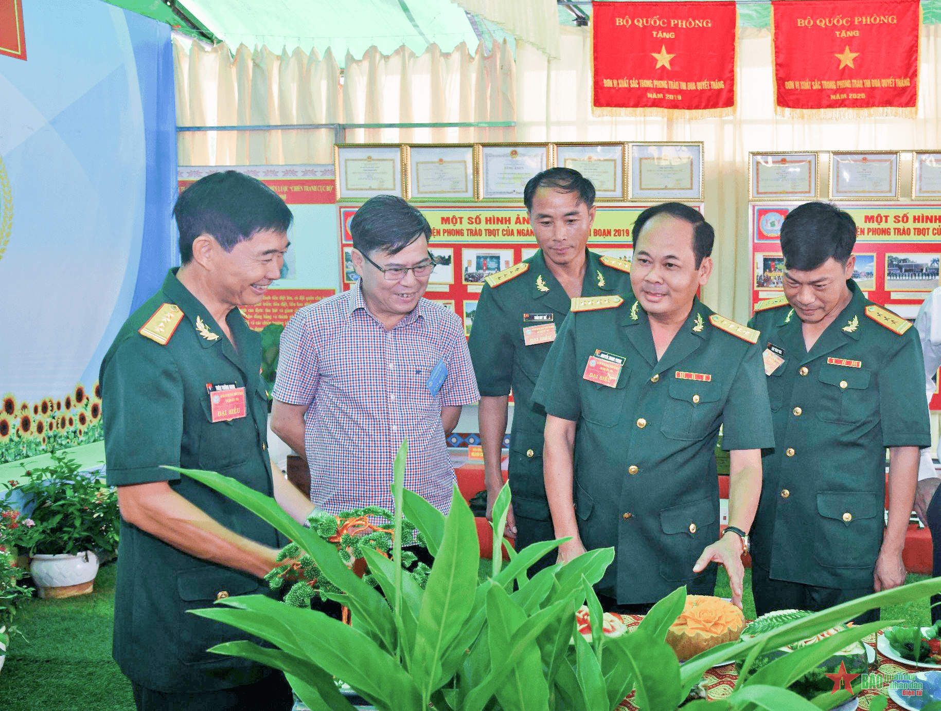 5.368 lượt tập thể, cá nhân của Sư đoàn 320 có thành tích được các cấp khen thưởng