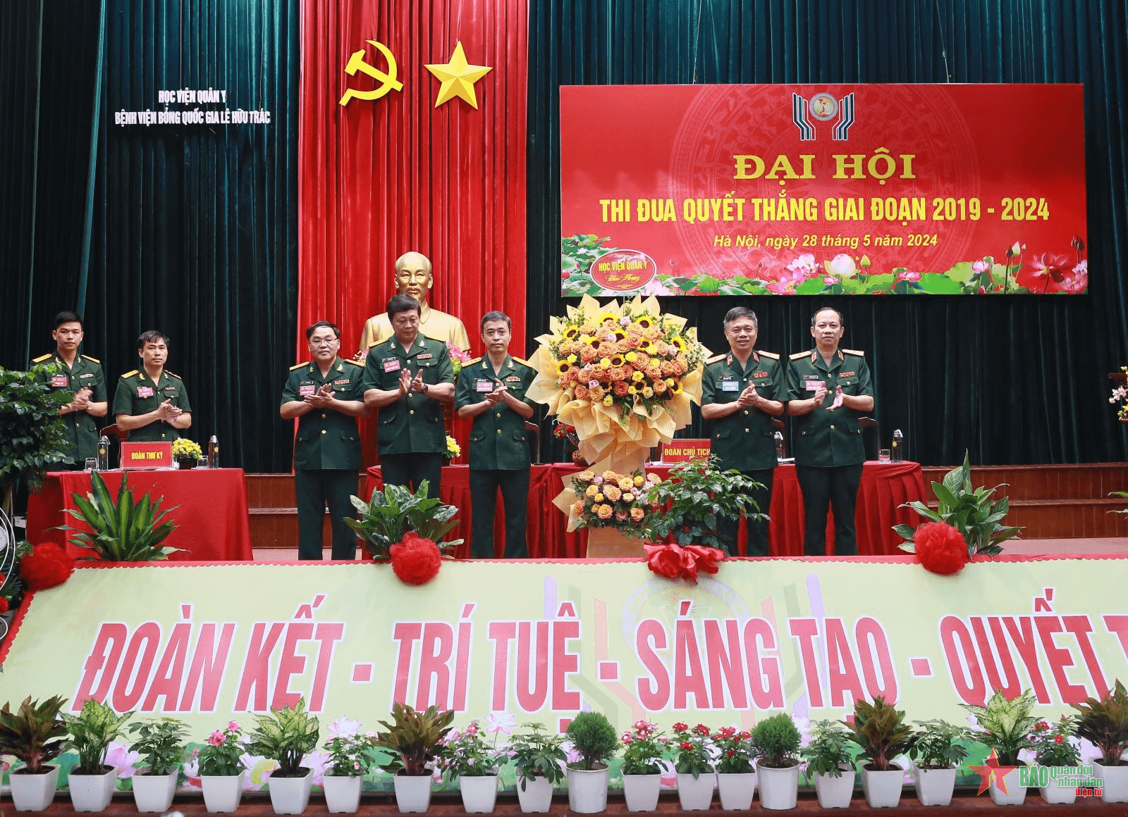 Bệnh viện Bỏng Quốc gia Lê Hữu Trác: Phong trào Thi đua Quyết thắng tạo động lực để chăm sóc và điều trị bệnh nhân