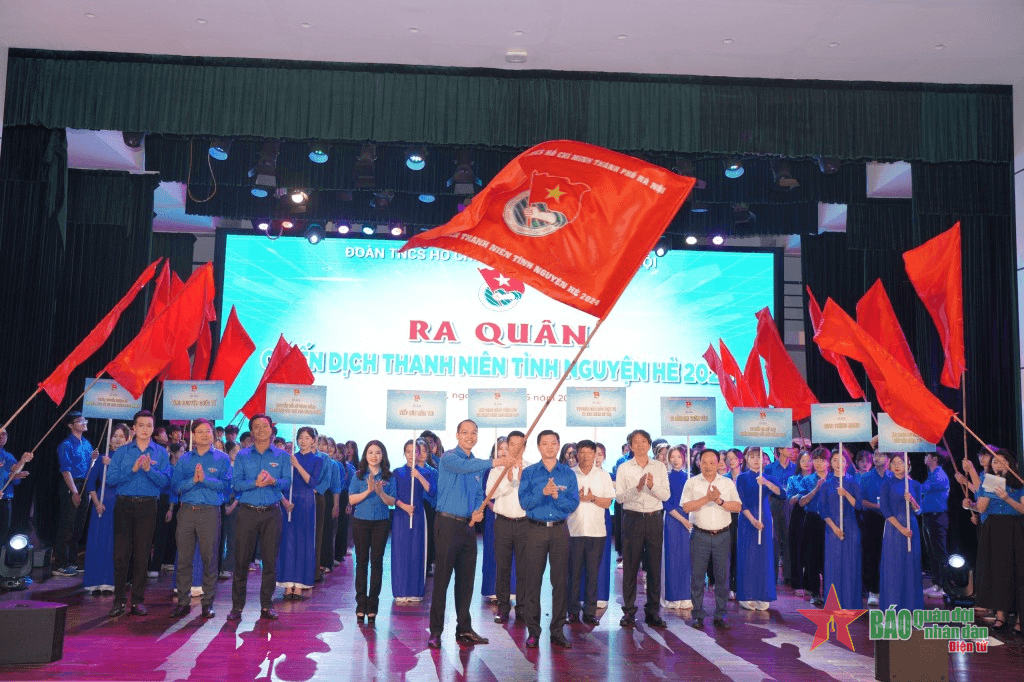 Hà Nội: Ra quân chiến dịch Thanh niên tình nguyện hè 2024
