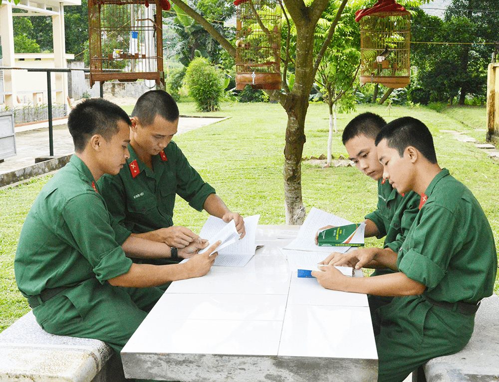 Bộ đội “thấm” luật nhờ khéo tuyên truyền