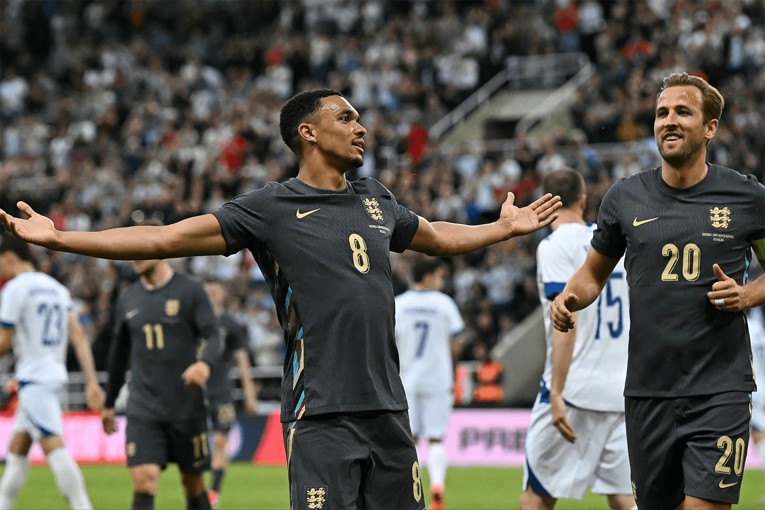 Tin thể thao hôm nay (4-6): Đội tuyển Anh thị uy sức mạnh, Chelsea có HLV mới