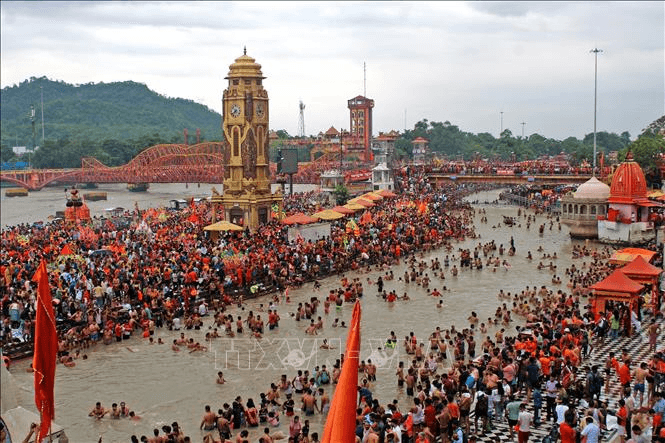 Ấn Độ: Xe chở người hành hương Hindu bị tấn công, 10 người thiệt mạng