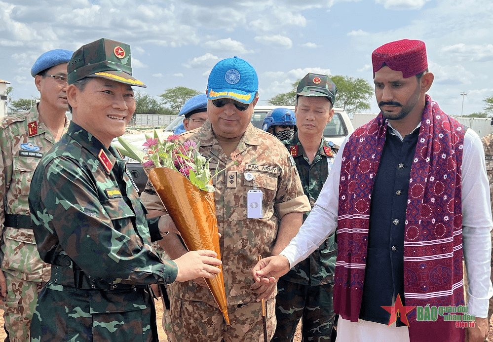 Trung tướng Phạm Trường Sơn thăm Tiểu đoàn Bộ binh Pakistan tại Phái bộ UNISFA