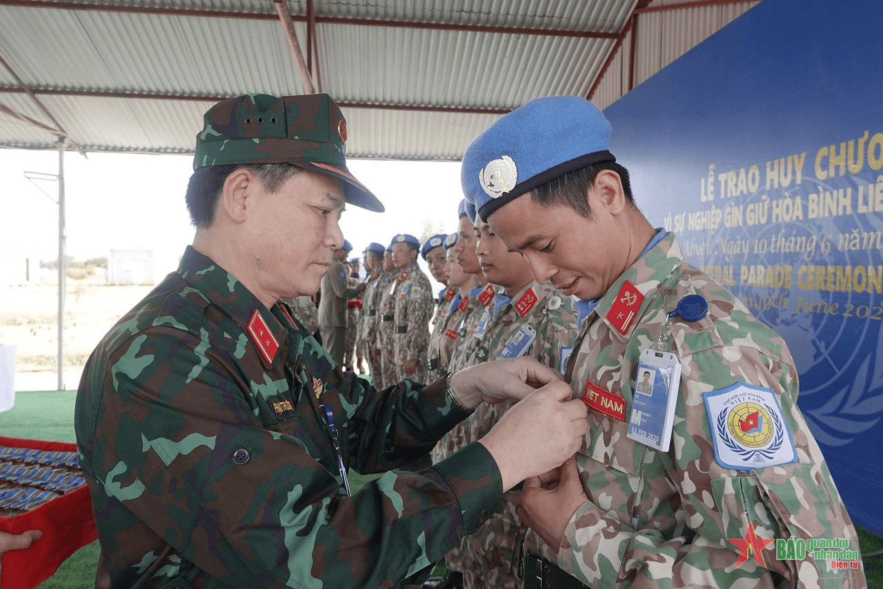 Trao huy chương của Liên hợp quốc tặng lực lượng Gìn giữ hòa bình Việt Nam tại Phái bộ UNISFA