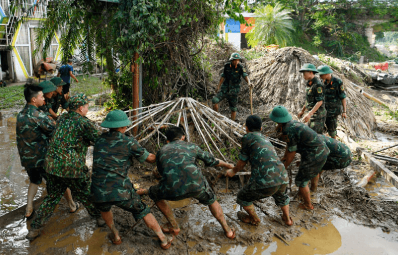 Trong gian khó có bộ đội giúp dân