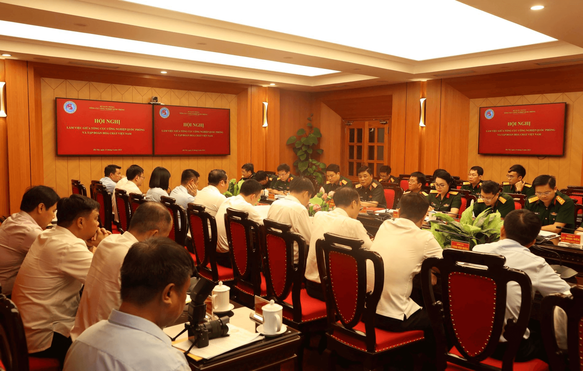 Tổng cục Công nghiệp quốc phòng và Tập đoàn Hóa chất Việt Nam nghiên cứu hợp tác phát triển sản phẩm