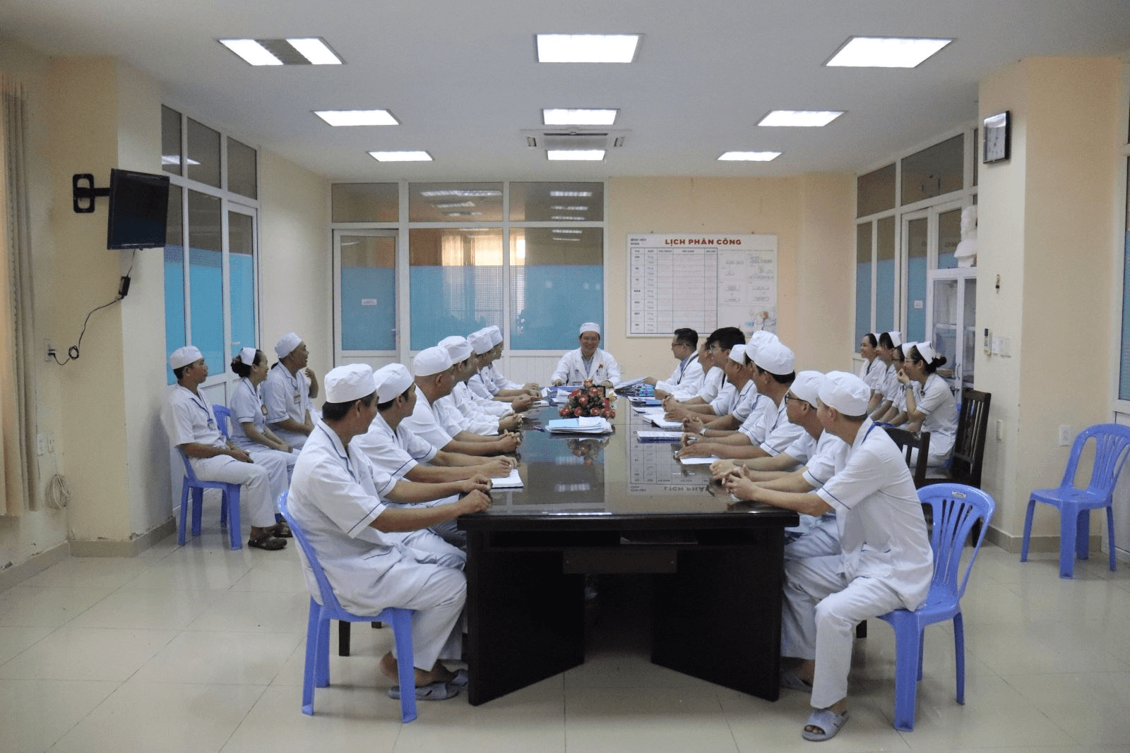 Bộ đội Hậu cần làm theo lời Bác Hồ dạy: Xứng đáng là “trái tim” của bệnh viện
