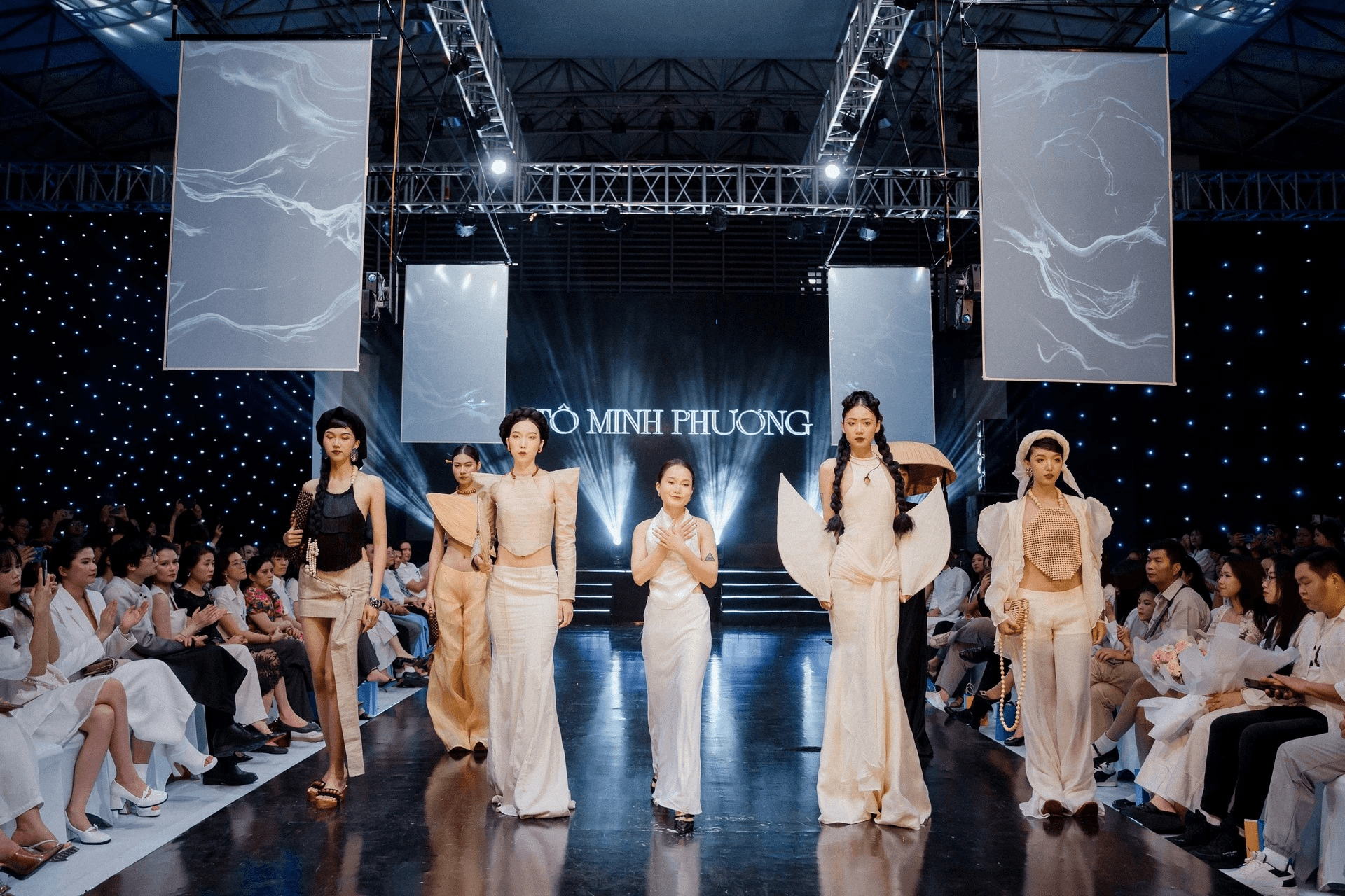 Mãn nhãn “bữa tiệc” thời trang của sinh viên