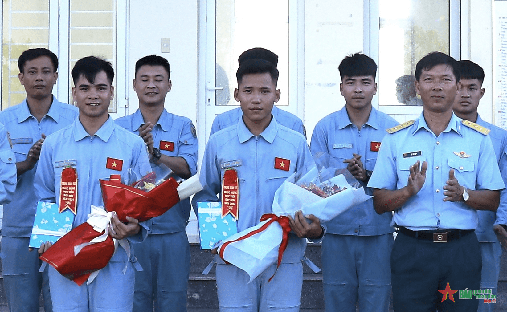 Trung đoàn 915, Trường Sĩ quan Không quân tổ chức huấn luyện bay thả đơn