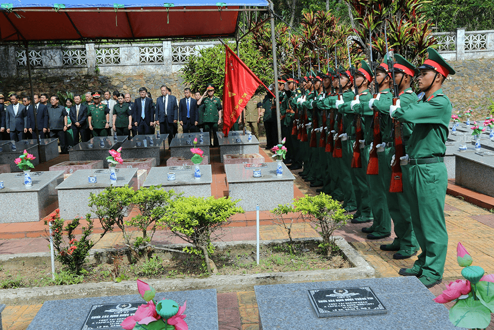 Hành trình nặng nghĩa tri ân