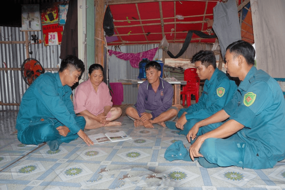 Mô hình "Chốt dân quân nắm hộ dân biên giới"