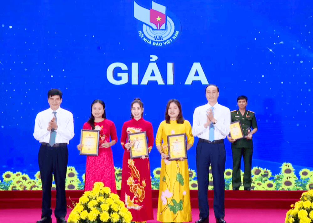 Gặp mặt và trao giải báo chí tỉnh Phú Thọ