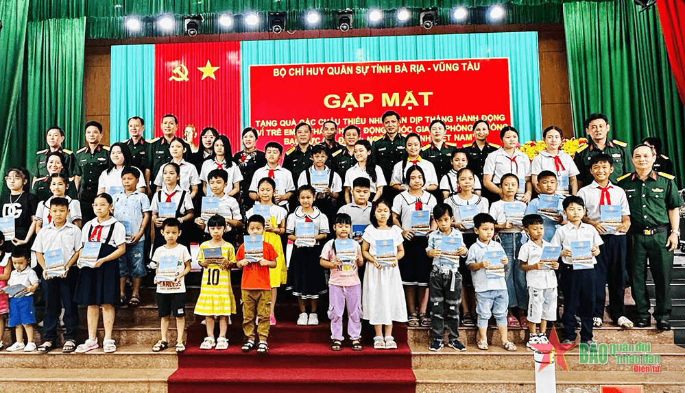 Bộ CHQS tỉnh Bà Rịa-Vũng Tàu tuyên dương các cháu học sinh giỏi