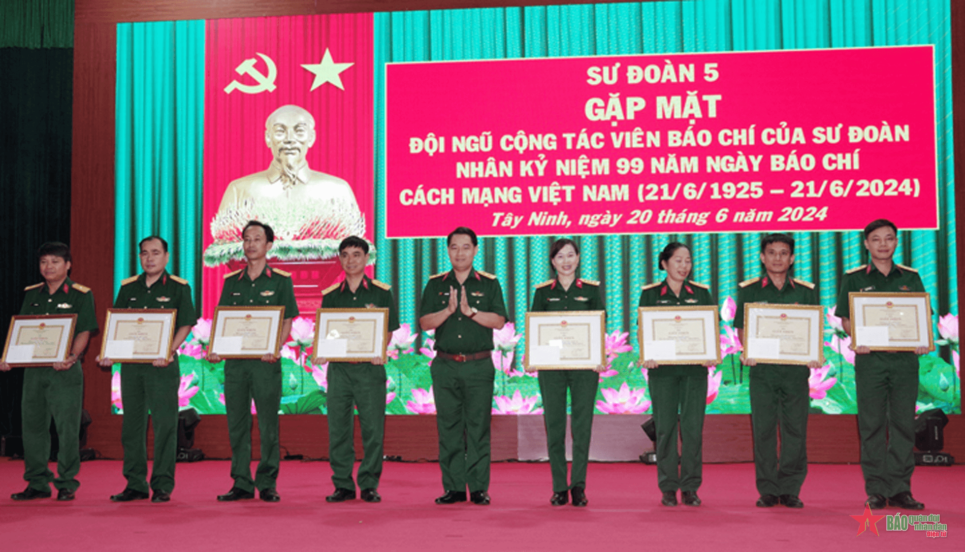 Sư đoàn 5 (Quân khu 7) khen thưởng 15 cộng tác viên báo chí