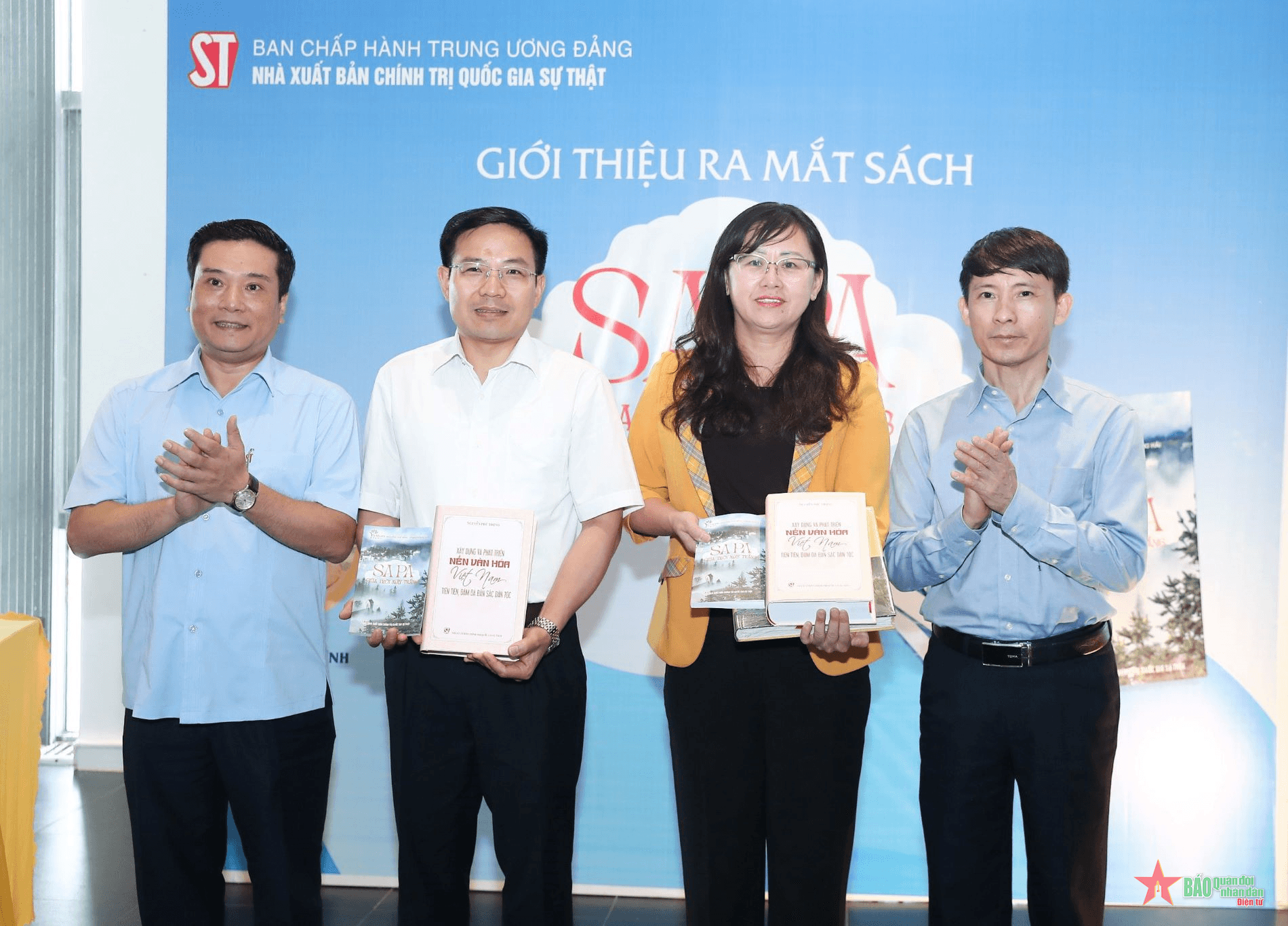 Ra mắt sách “Sa Pa giữa trời mây trắng”
