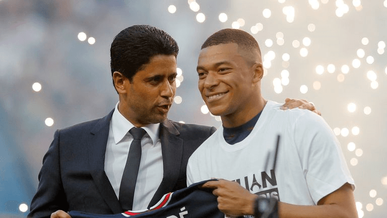 Người Pháp khó kỳ vọng vào Mbappe khi anh vướng vào rắc rối tiền bạc
