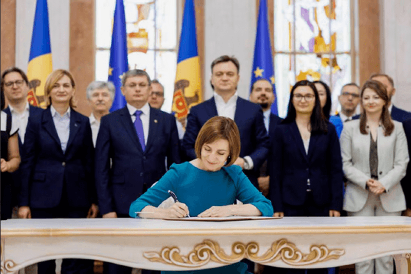 EU chính thức khởi động các cuộc đàm phán kết nạp Ukraine và Moldova