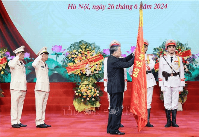 Chủ tịch nước Tô Lâm dự lễ kỷ niệm 70 năm Ngày truyền thống lực lượng Kỹ thuật nghiệp vụ Công an nhân dân