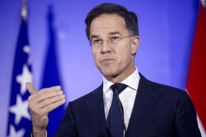 NATO chính thức có Tổng Thư ký mới