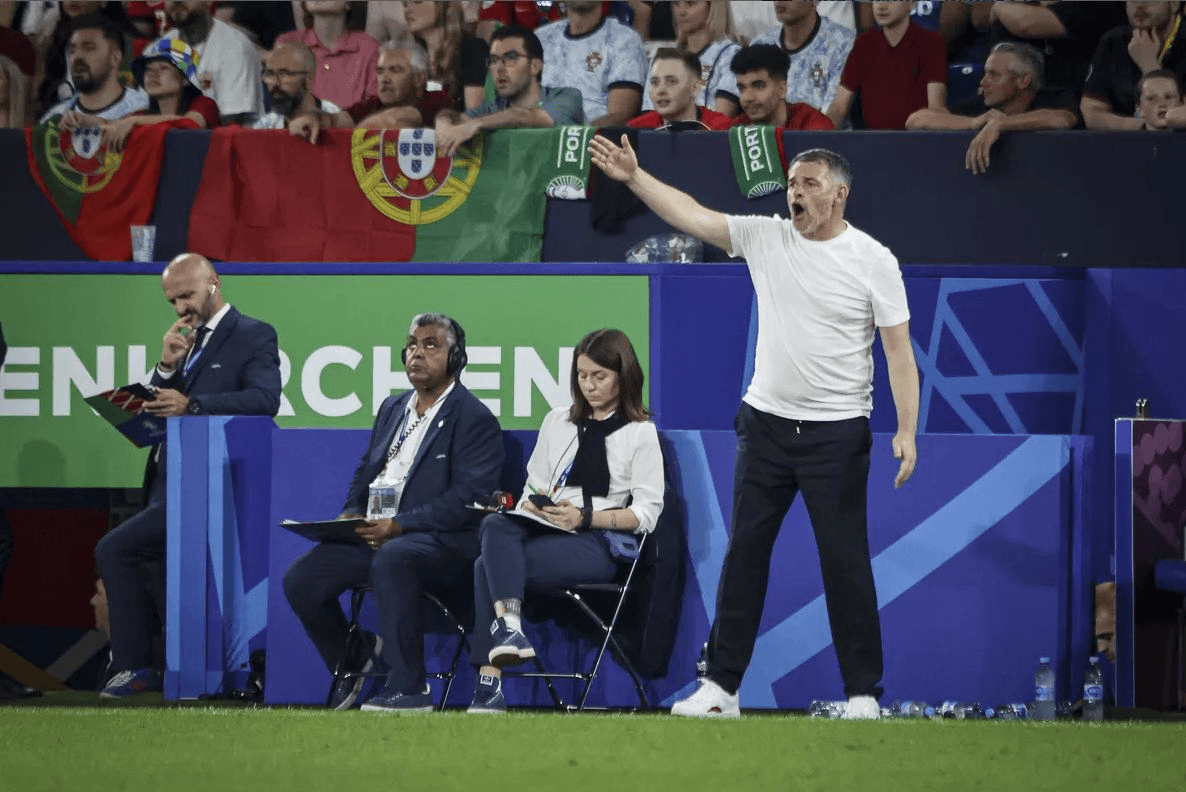 Euro 2024: "Phù thủy" Willy Sagnol-người giúp Georgia viết lên câu chuyện cổ tích