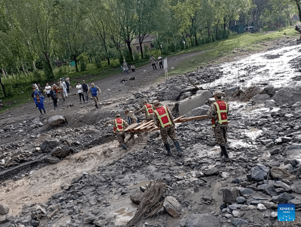 Lở đất tại Kyrgyzstan, ít nhất 1.300 người phải sơ tán