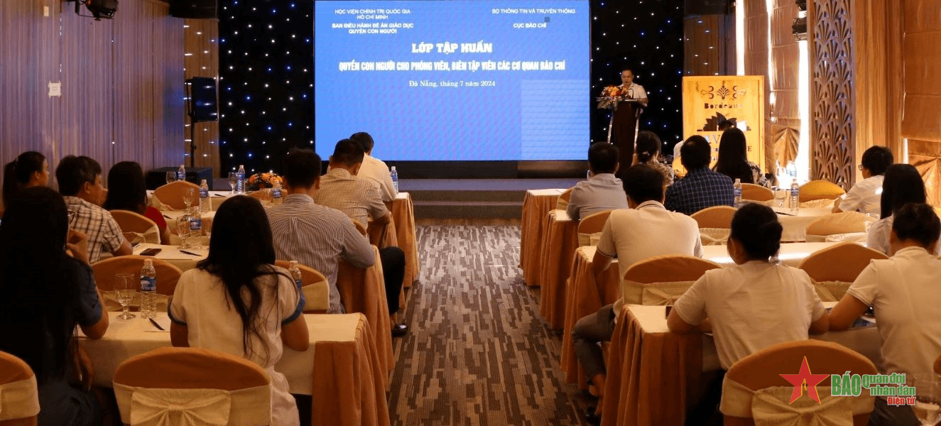 Đội ngũ báo chí tại khu vực miền Trung tập huấn kiến thức về quyền con người
